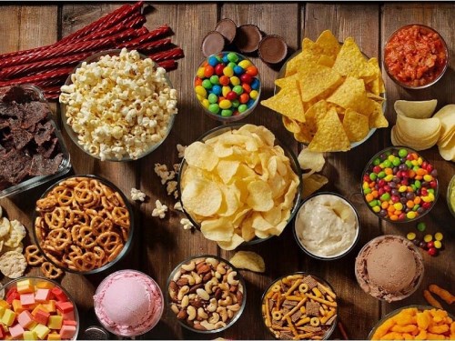 شیرینی-و-تنقلات